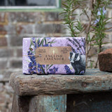 The English Soap Company Anniversary English Lavender Soap - Calming Shea Butter Bar with Rosemary and Vanilla - Vegan Friendly, Plastic-Free Recyclable Packaging, Made in England - 190g
