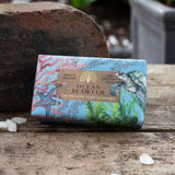 The English Soap Company Anniversary Ocean Seaweed Soap - Luxury Shea Butter Bar Infused with Seaweed and Marine Notes - Vegan Friendly, Plastic-Free Recyclable Packaging, Made in England - 190g